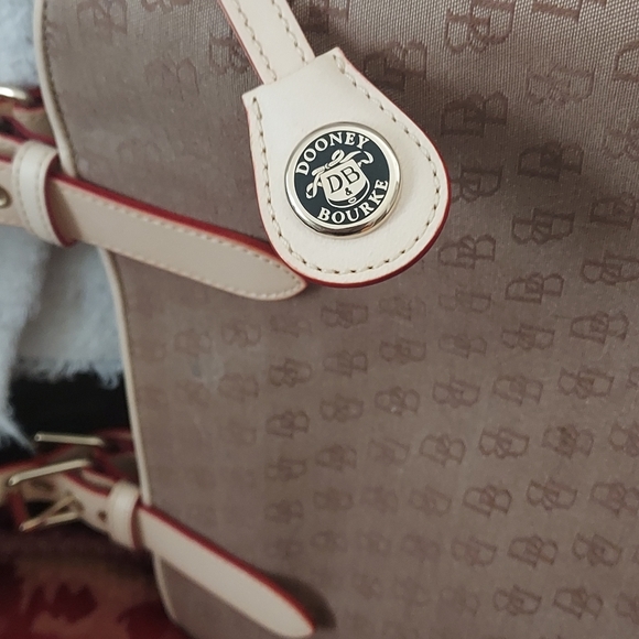 Satchel - Picture 3 of 4